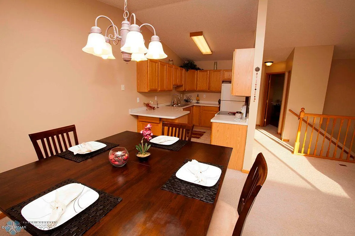 3 bed, 1672 sqft, $1,900 — Photo 3