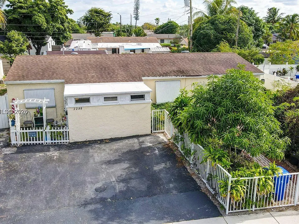 2200 SW 42nd Way