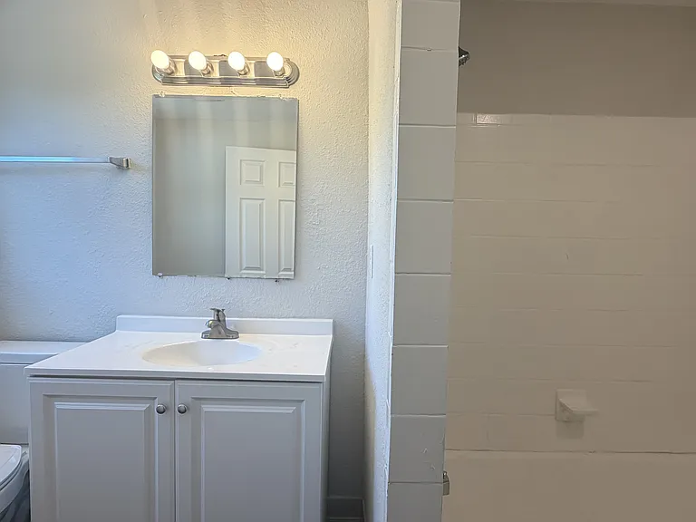8534 Addison Rd — Photo 12