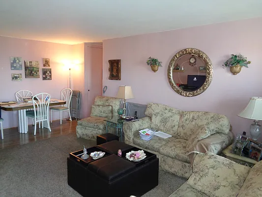 Sold by Thomas Lipovetsky, LREB | media 18