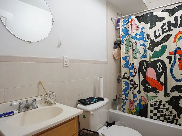 1022 Broadway #2 — Photo 8