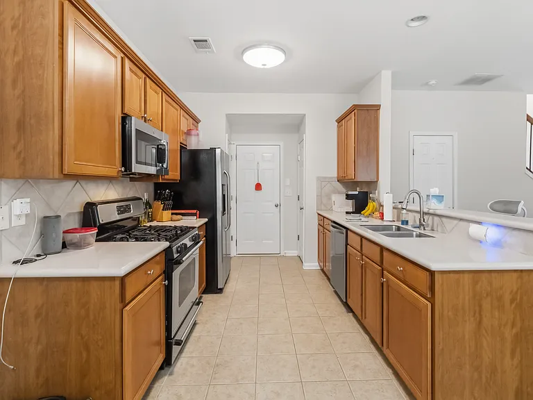 105 Finchley Dr — Photo 13