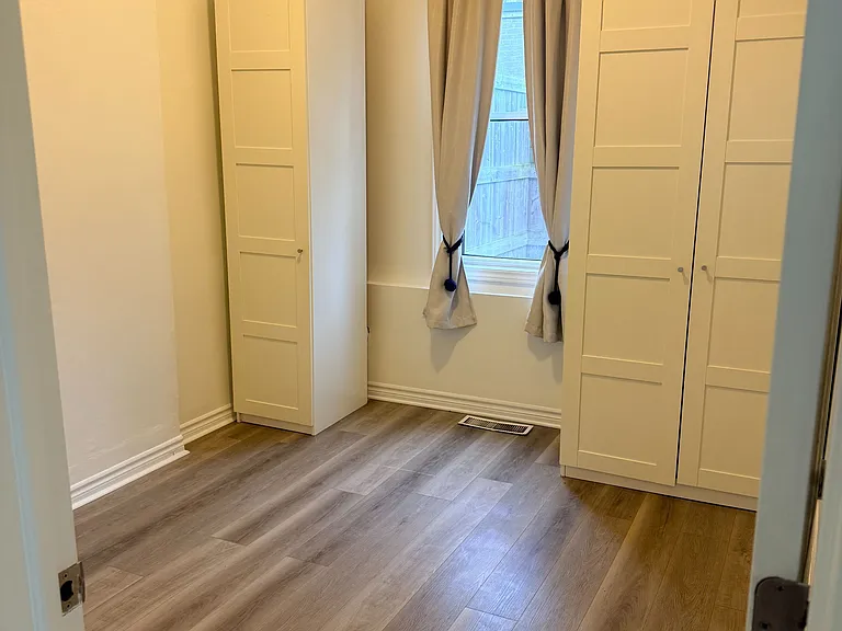 866 Broadview Ave #1 — Photo 9