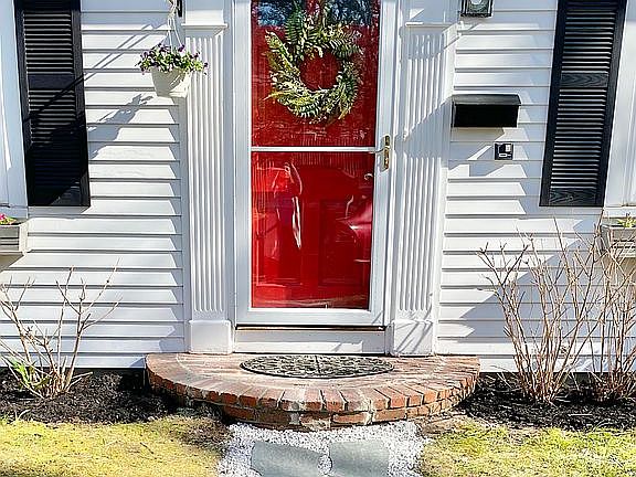 3rd image of 351 N Dennis Rd