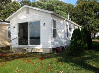 6 Locust Ter, Warren, RI 02885