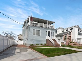 16342 98th St, Jamaica, NY 11414