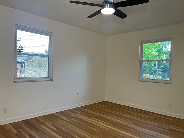 Second bedroom (quite large _ 12' x 18')