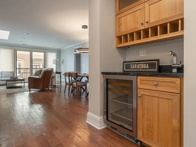37 Henry St #401 — Photo 19