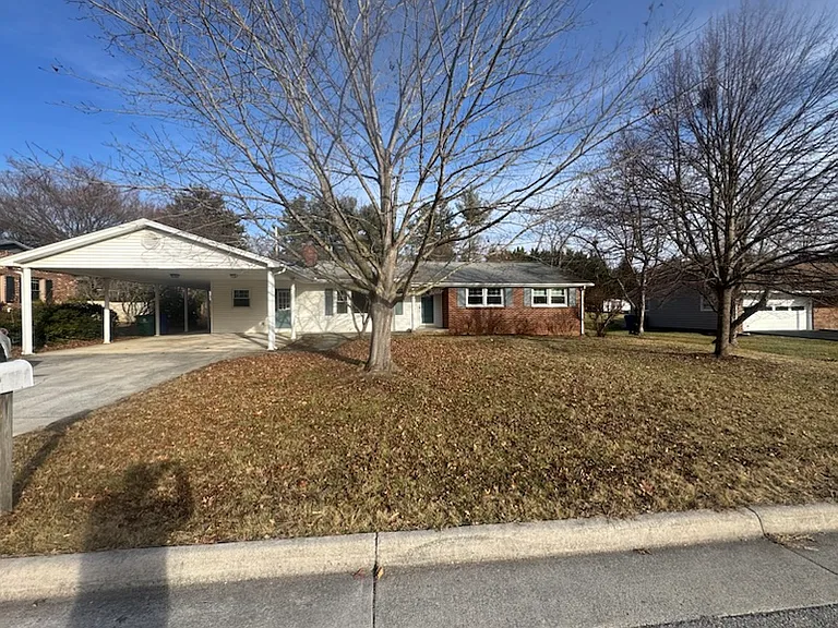 1611 Kennedy Ave — Photo 1