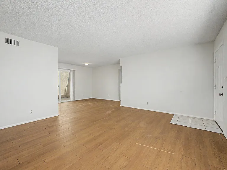 2605 E Lemon St — Photo 6