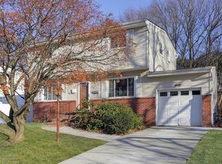 60 Fleetwood Dr, Hazlet, NJ 07730