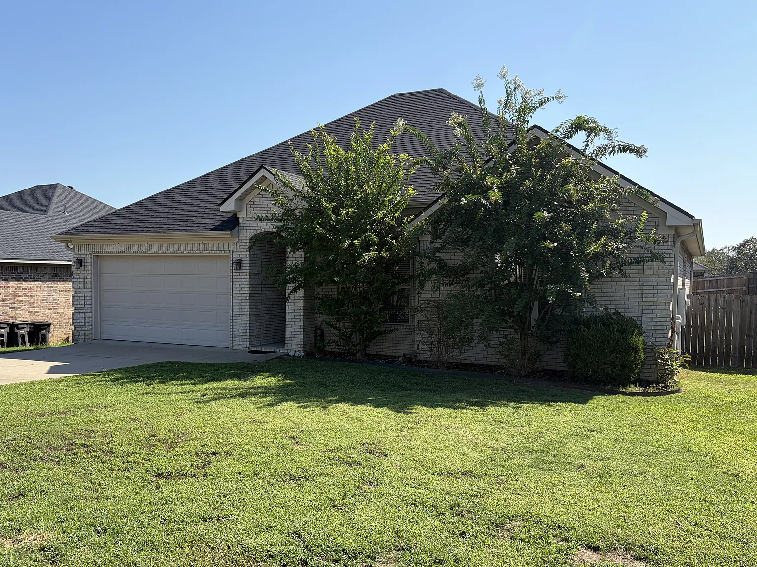 3 bed, 1889 sqft, $2,000 — Photo 3