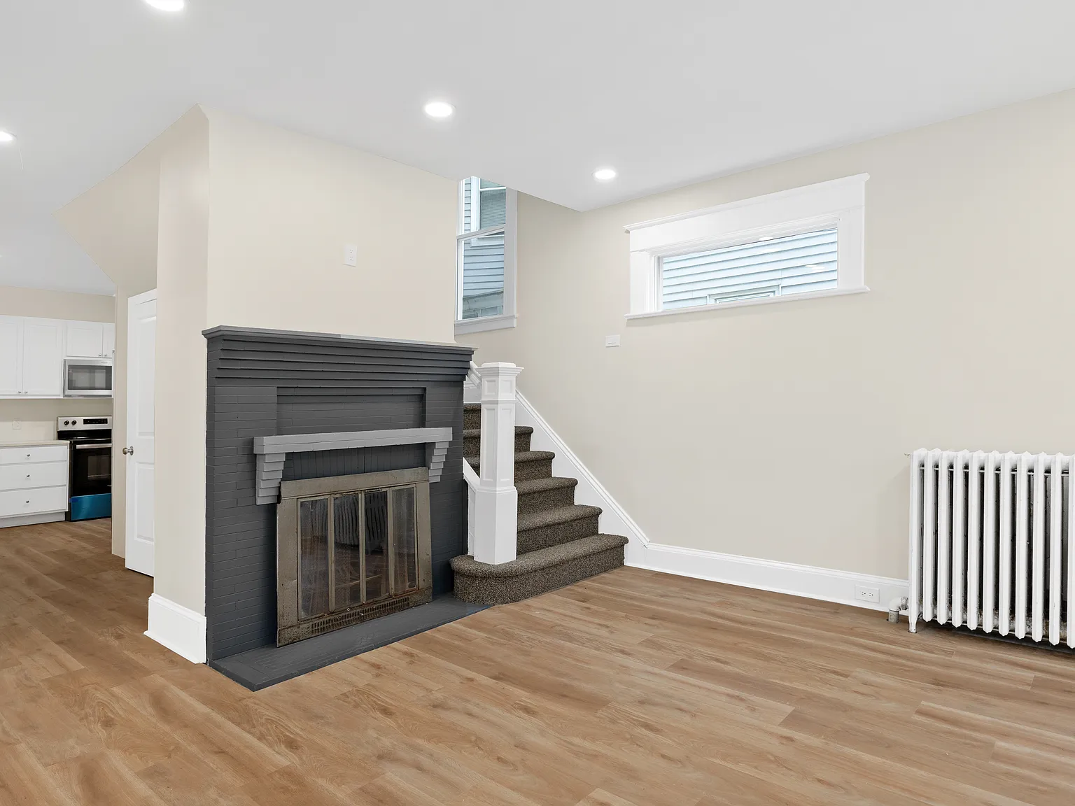 5 bed, 1.5 bath, 1496 sqft, $2,800 — Photo 3