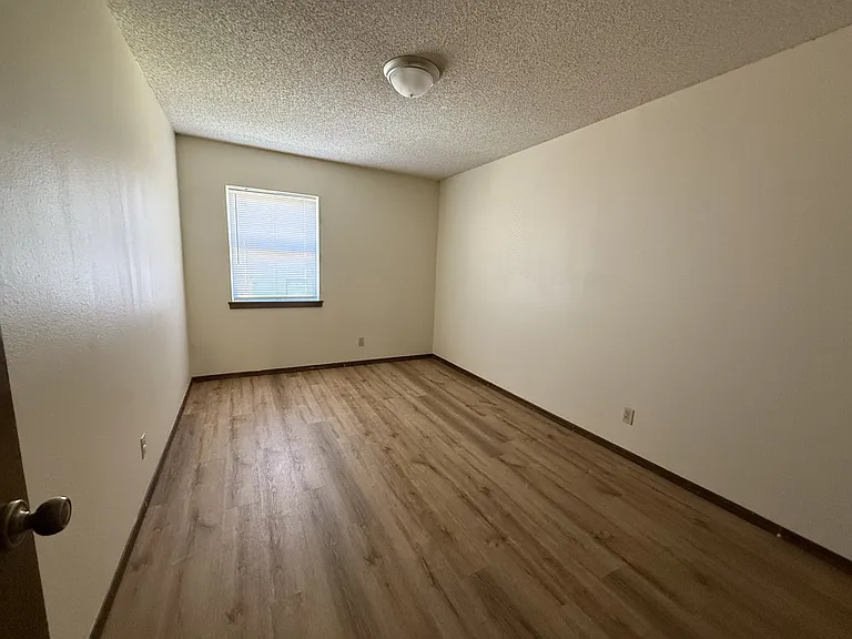 409 S Hester St #F — Photo 6