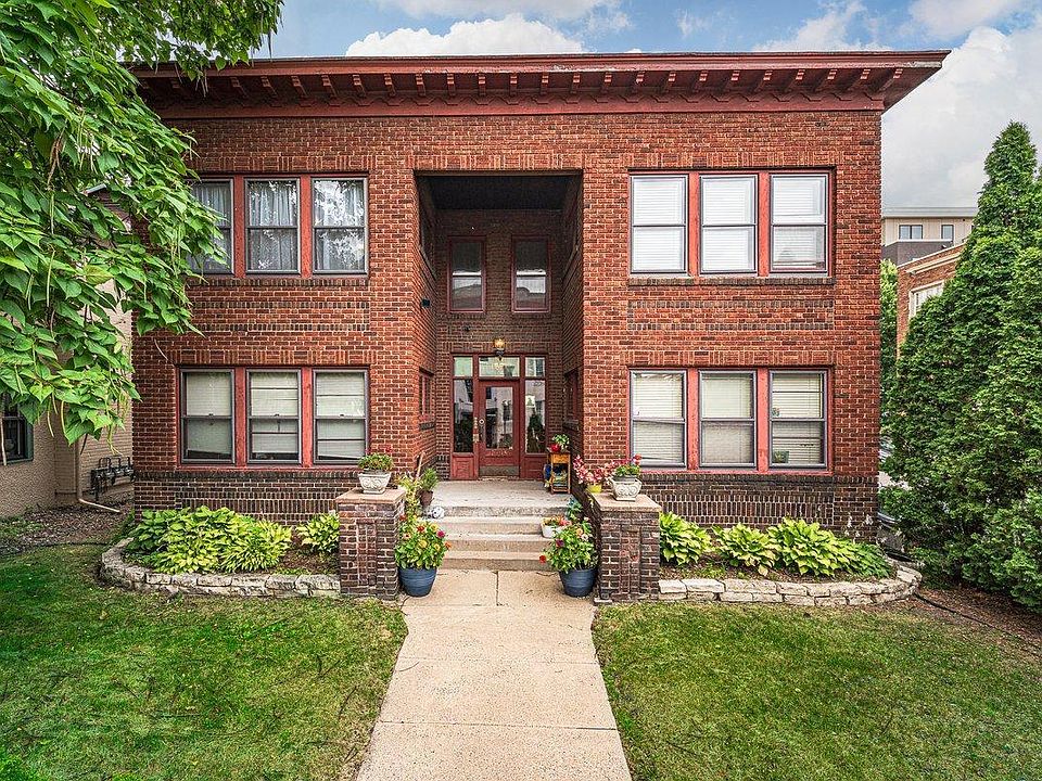 1st image of 2895 James Ave S #4