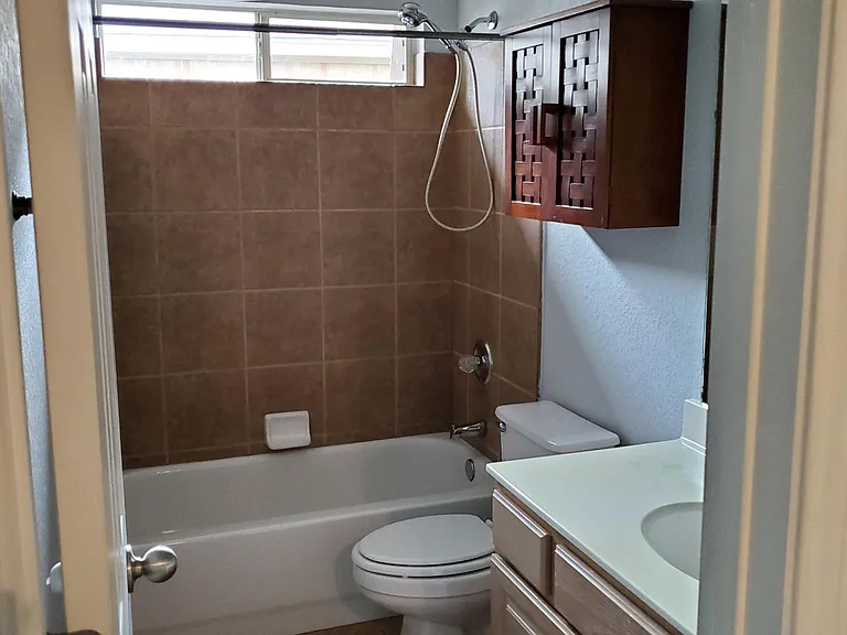 8523 Oak Xing — Photo 17