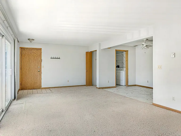 16 W Klubertanz Dr — Photo 5