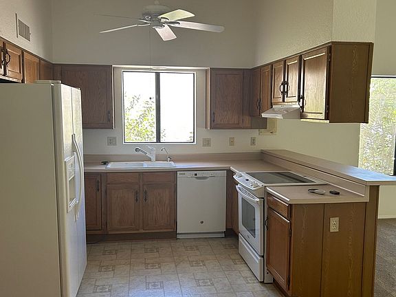 3rd image of 9426 E Olive Ln N