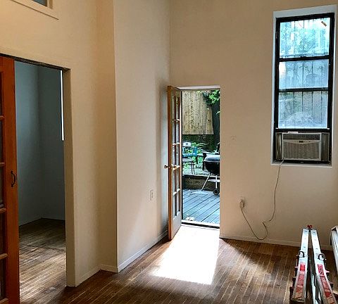 3rd image of 310 E 93rd St APT 1W