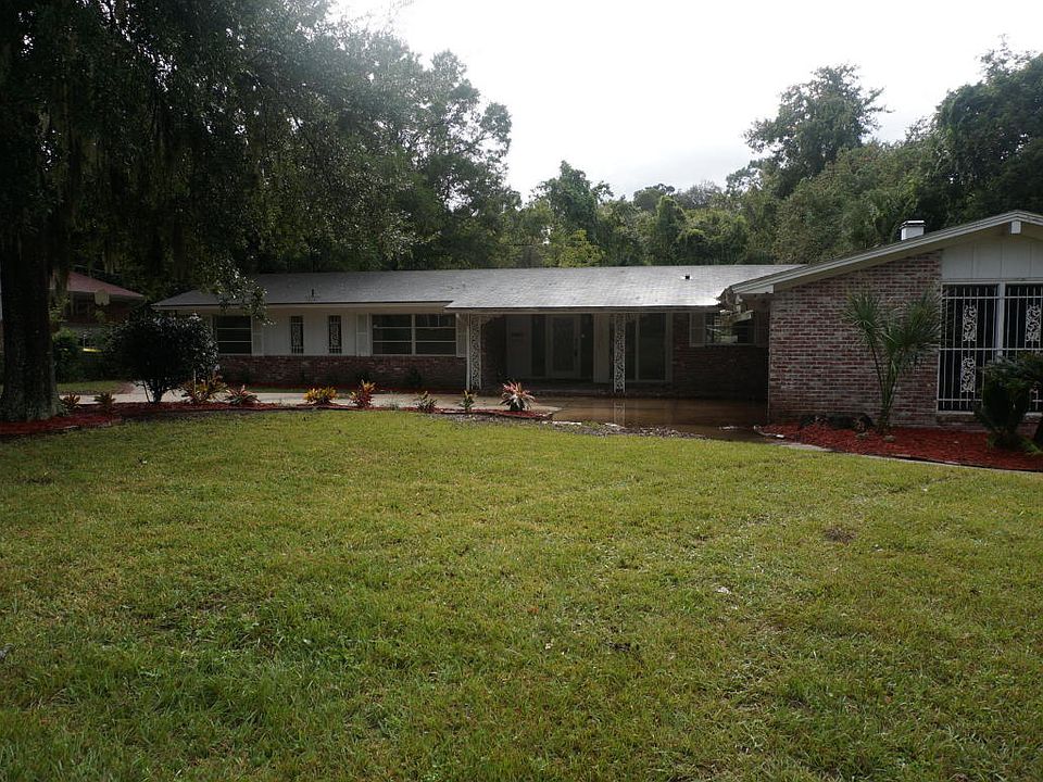 1st image of 1860 Woodleigh Dr W
