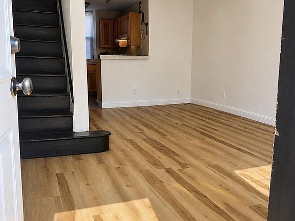2nd image of 3448 Hartville St