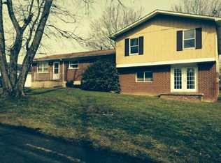 128 Walnutview Dr, Beaver, WV 25813
