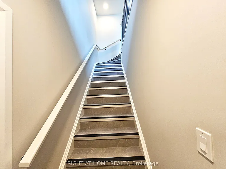 708 Woolwich St #114 — Photo 4