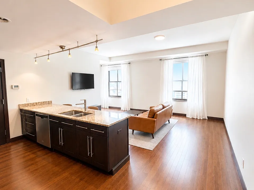 115 W 5th St #1412