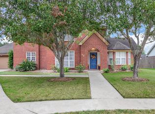 58 Sweetleaf Ct, Lake Jackson, TX 77566