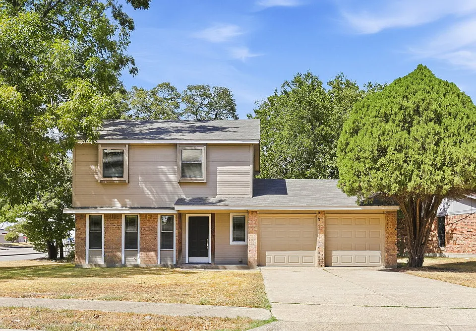 1513 Longshadow Ln