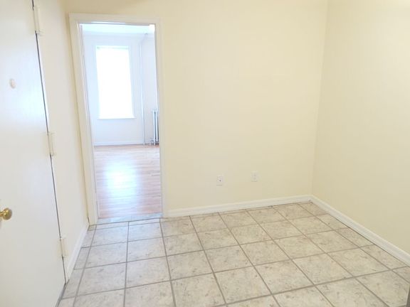 4th image of 34 Garnet St #3A