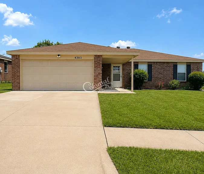 4303 Beach Ball Dr — Photo 1