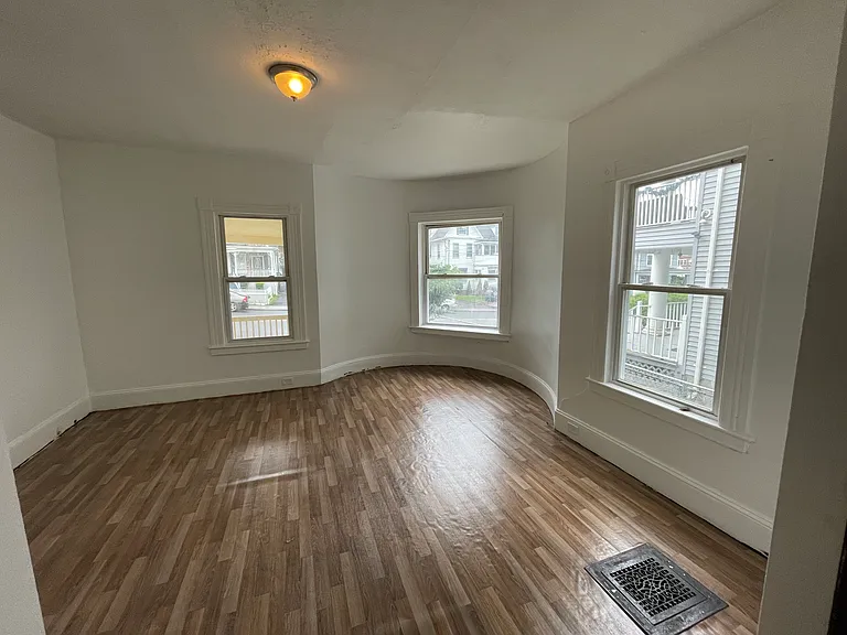 147 Willow St #1A — Photo 5
