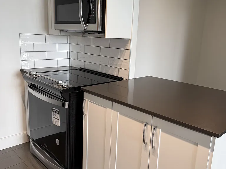 147 Wellington St W #614 — Photo 7