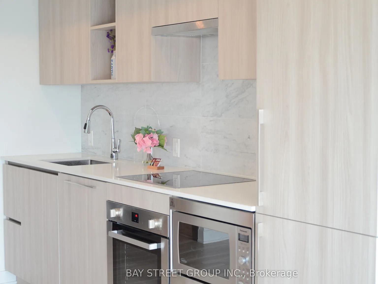 The LakeShore Condo — Photo 2