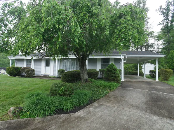 28 Circle Ln, Batesville, IN 47006