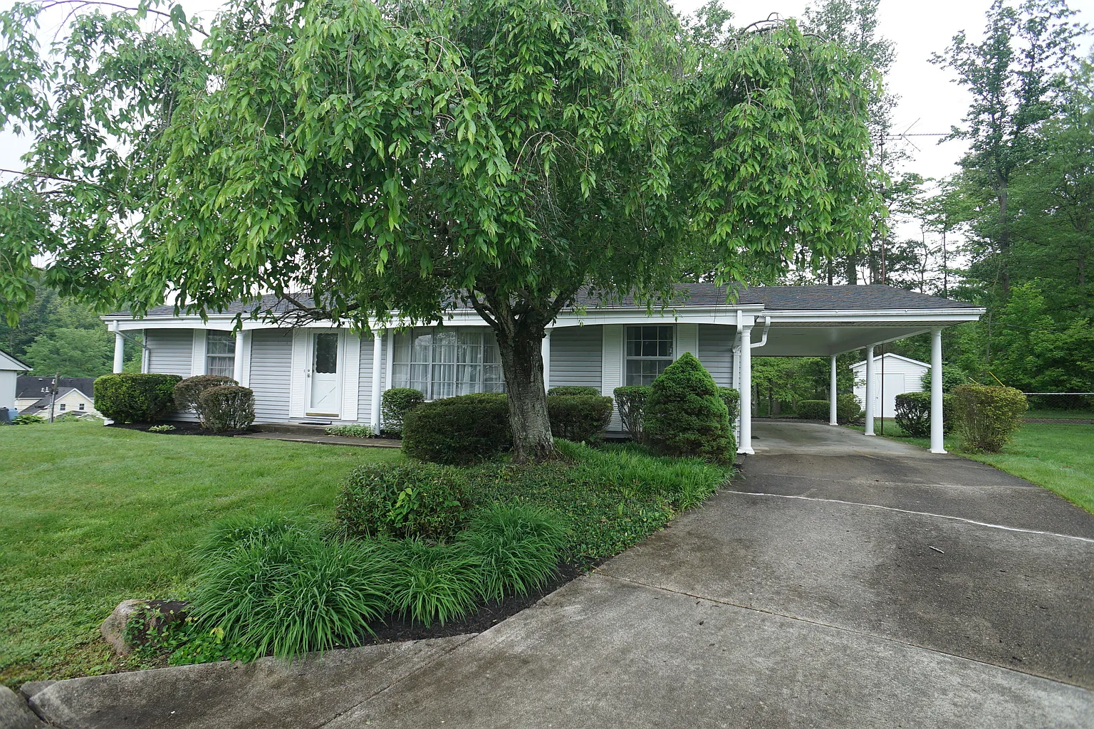28 Circle Ln photo 1