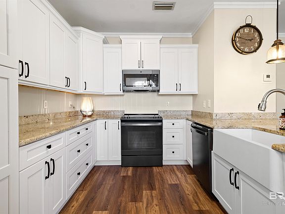 3rd image of 3543 Bayou Rd APT 5