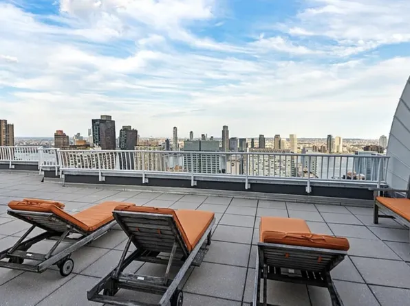 200 East 32nd Street image 12 of 16