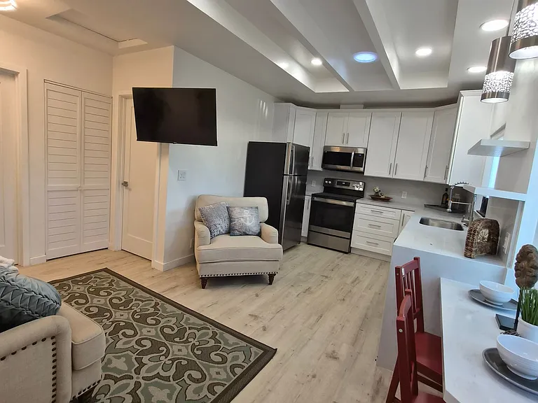 10924 Polaris Dr — Photo 2