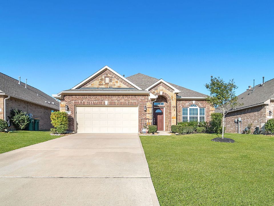 1st image of 19043 Minero Ln