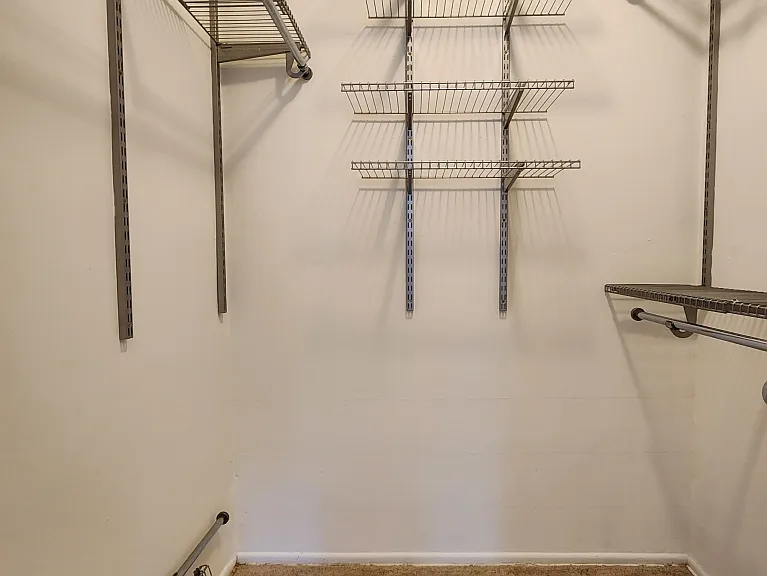 12340 Rochester Ave — Photo 29