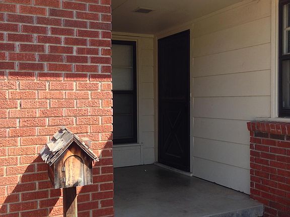 3rd image of 1523 Denison Dr