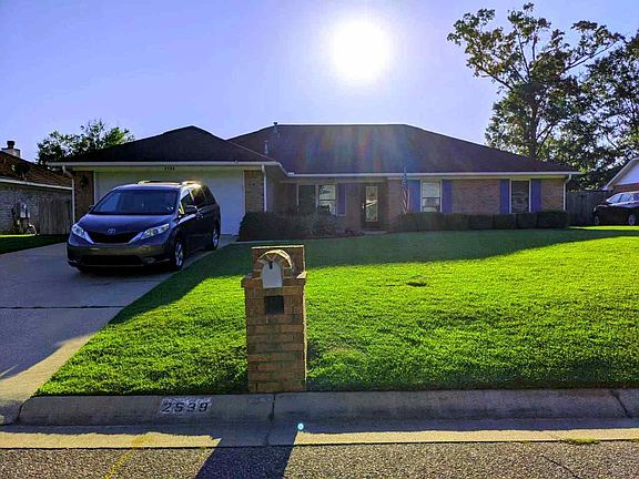 3rd image of 2539 Southern Oaks Dr
