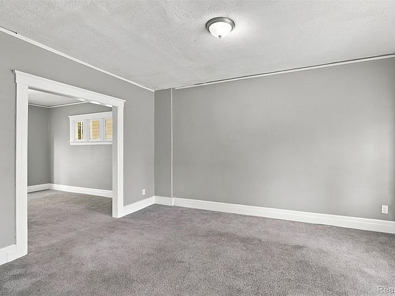 3rd image of 7465 Hanover St