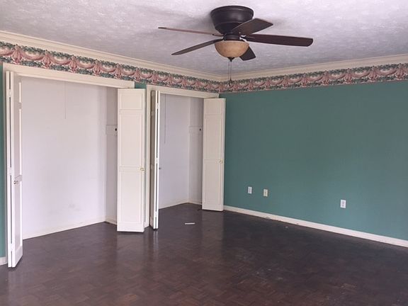 4th image of 806 E 14th St