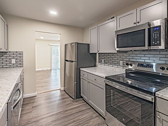 4th image of 1206 Flanders Way