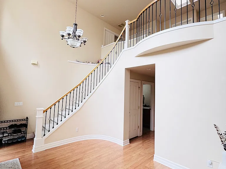 3308 Aberdeen Ave NE — Photo 2