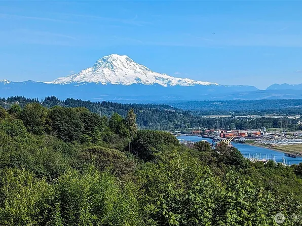 4402 30th Street NE, Tacoma, WA 98422