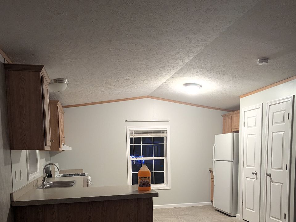 1st image of 936 Main St